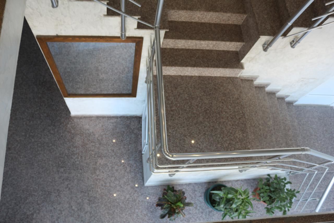 Отели типа «постель и завтрак» Roof Inn Батуми-14