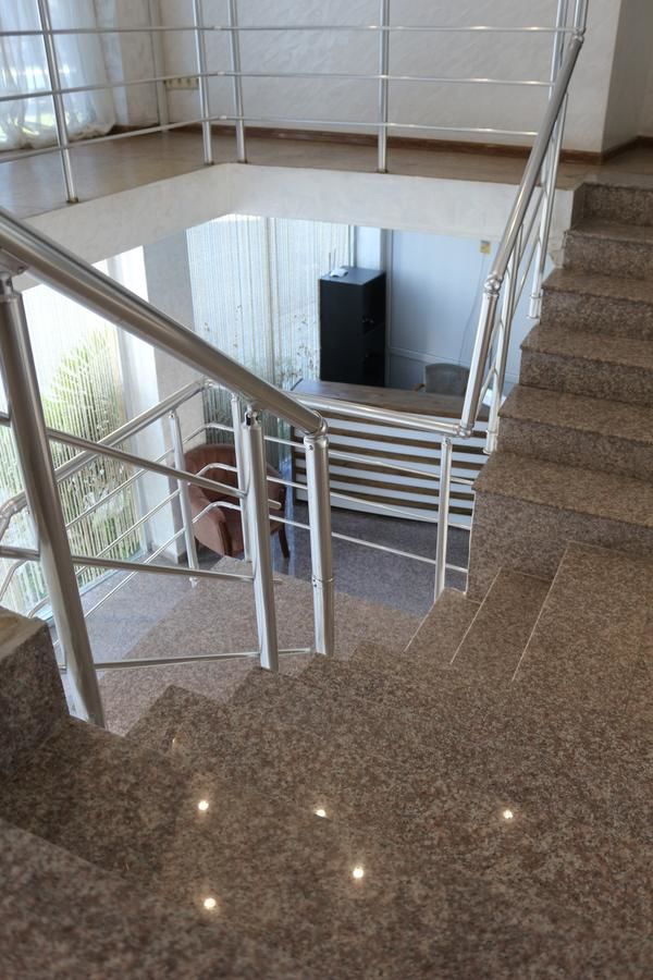 Отели типа «постель и завтрак» Roof Inn Батуми-15
