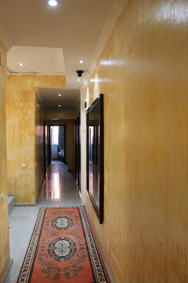 Отели типа «постель и завтрак» Roof Inn Батуми-16