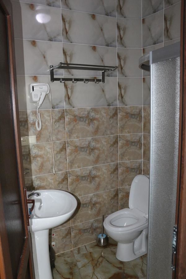 Отели типа «постель и завтрак» Roof Inn Батуми-40