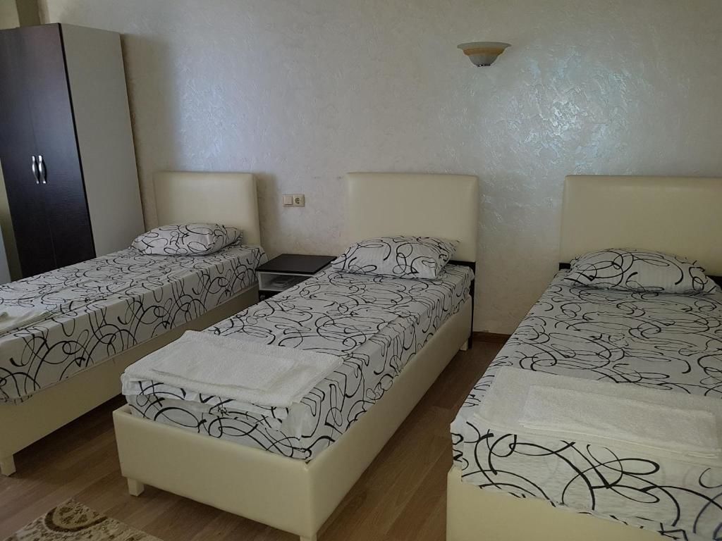 Отели типа «постель и завтрак» Roof Inn Батуми-57