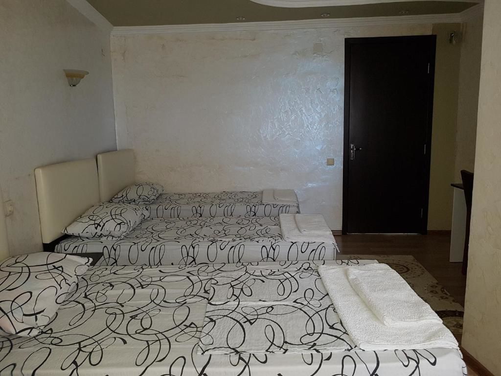 Отели типа «постель и завтрак» Roof Inn Батуми-58