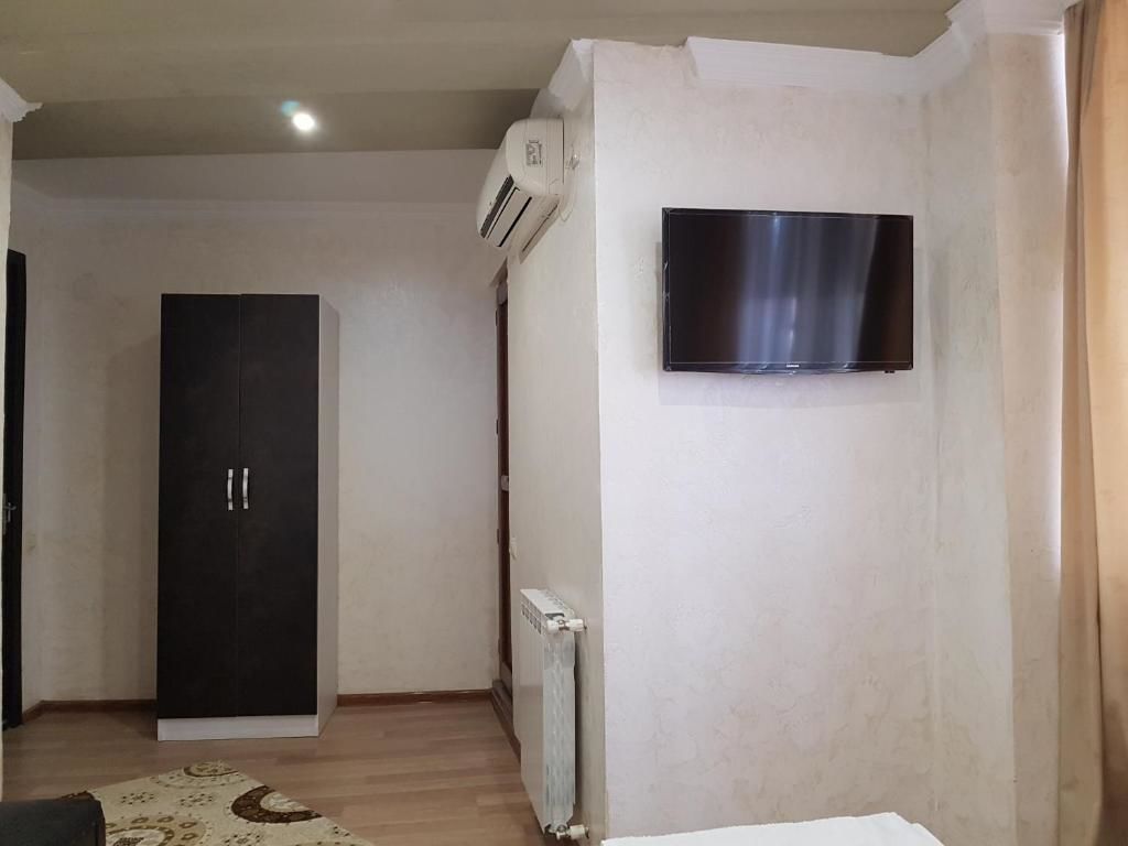 Отели типа «постель и завтрак» Roof Inn Батуми-70
