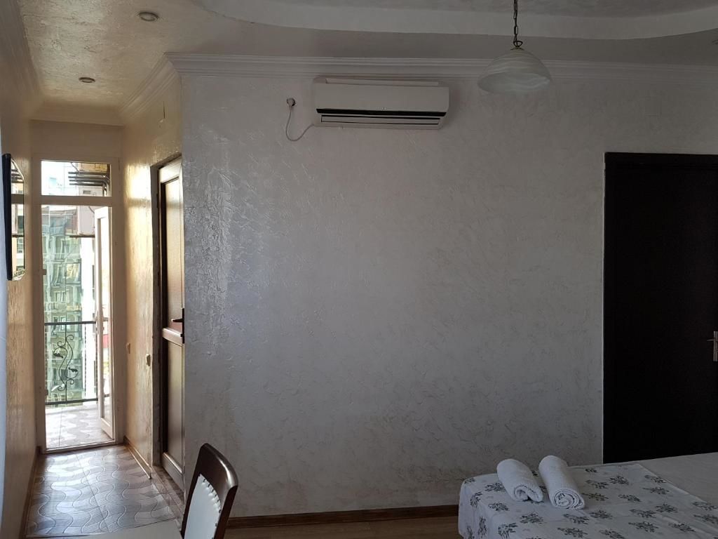 Отели типа «постель и завтрак» Roof Inn Батуми-72