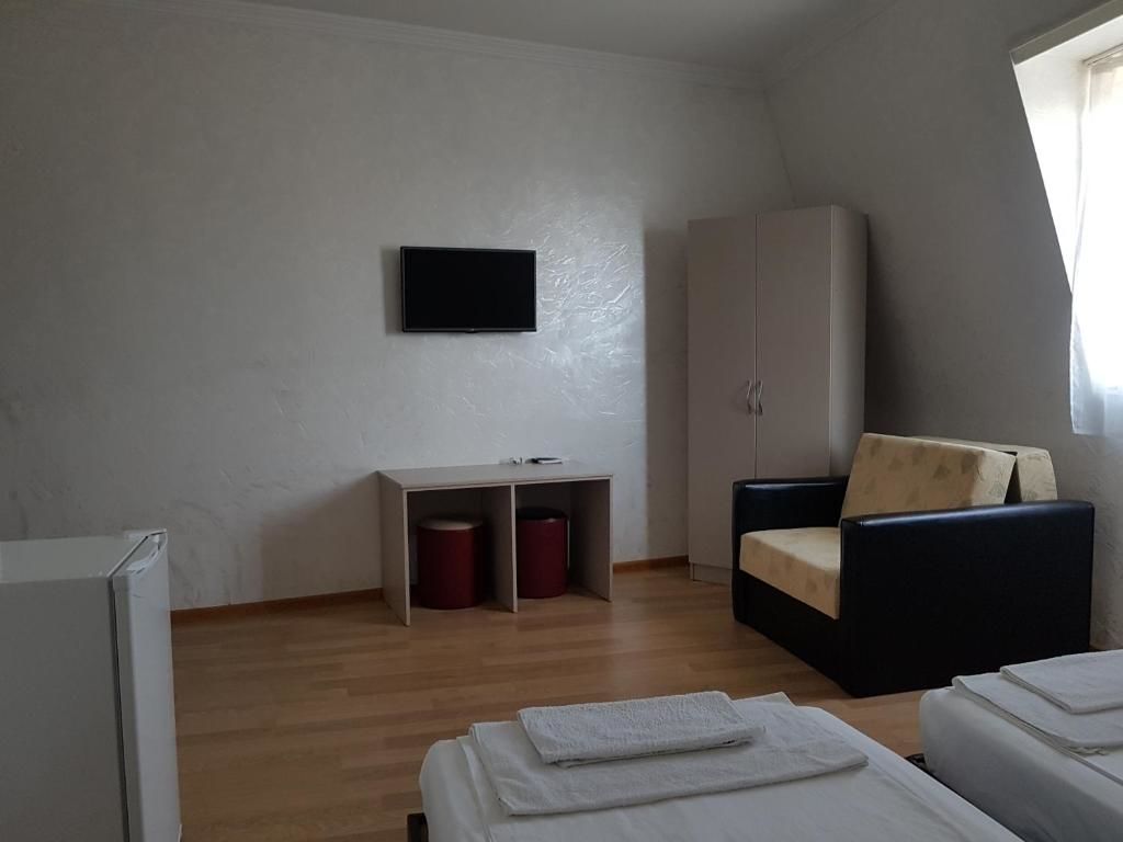 Отели типа «постель и завтрак» Roof Inn Батуми-87