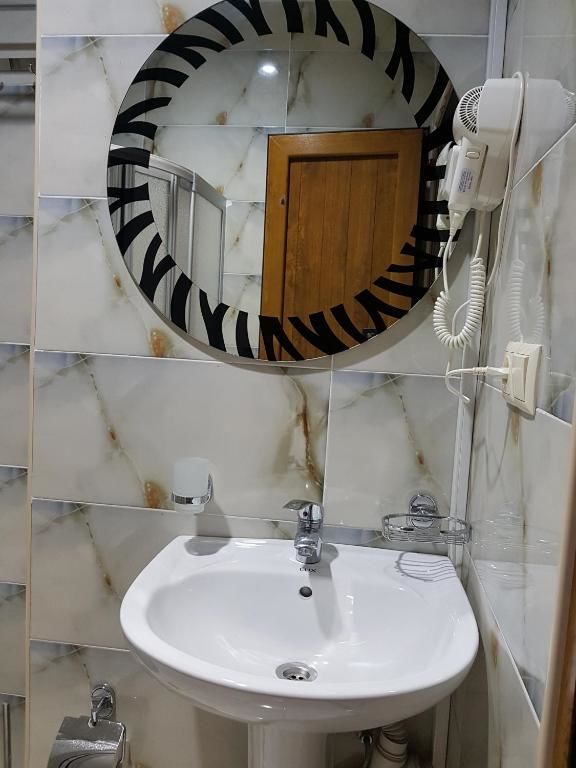 Отели типа «постель и завтрак» Roof Inn Батуми-89