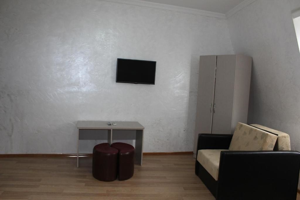 Отели типа «постель и завтрак» Roof Inn Батуми-91