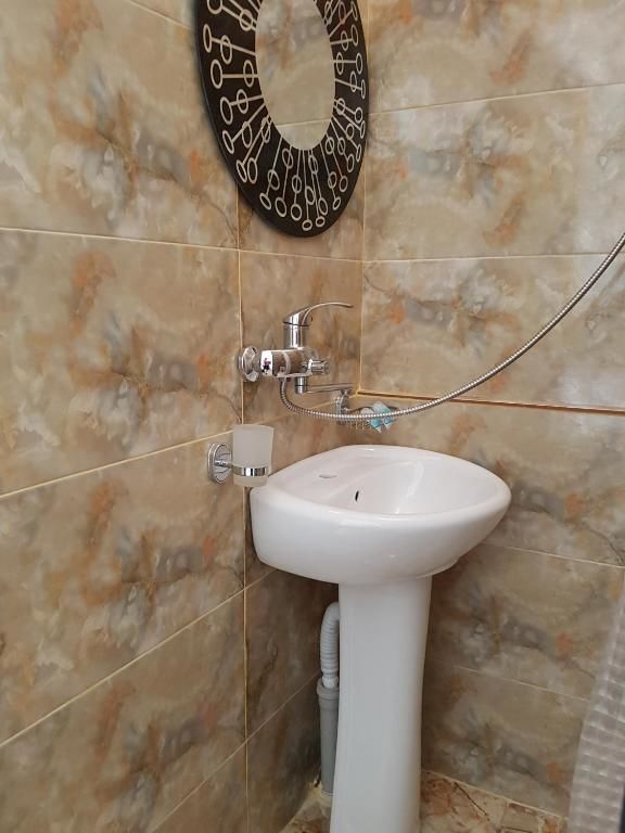 Отели типа «постель и завтрак» Roof Inn Батуми-94