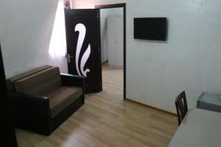 Отели типа «постель и завтрак» Roof Inn Батуми Апартаменты-1