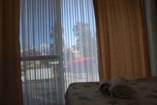 Отели типа «постель и завтрак» Roof Inn Батуми Двухместный номер с 1 кроватью или 2 отдельными кроватями-2