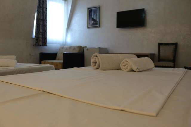 Отели типа «постель и завтрак» Roof Inn Батуми-30