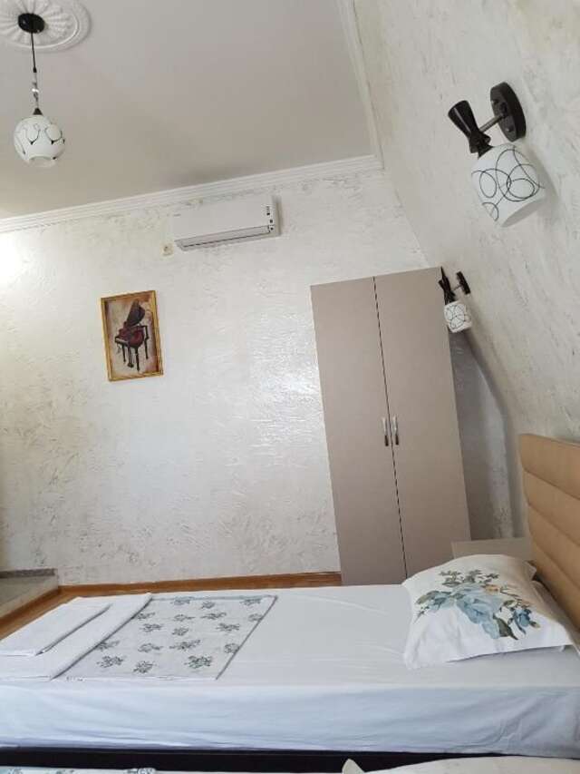 Отели типа «постель и завтрак» Roof Inn Батуми-75